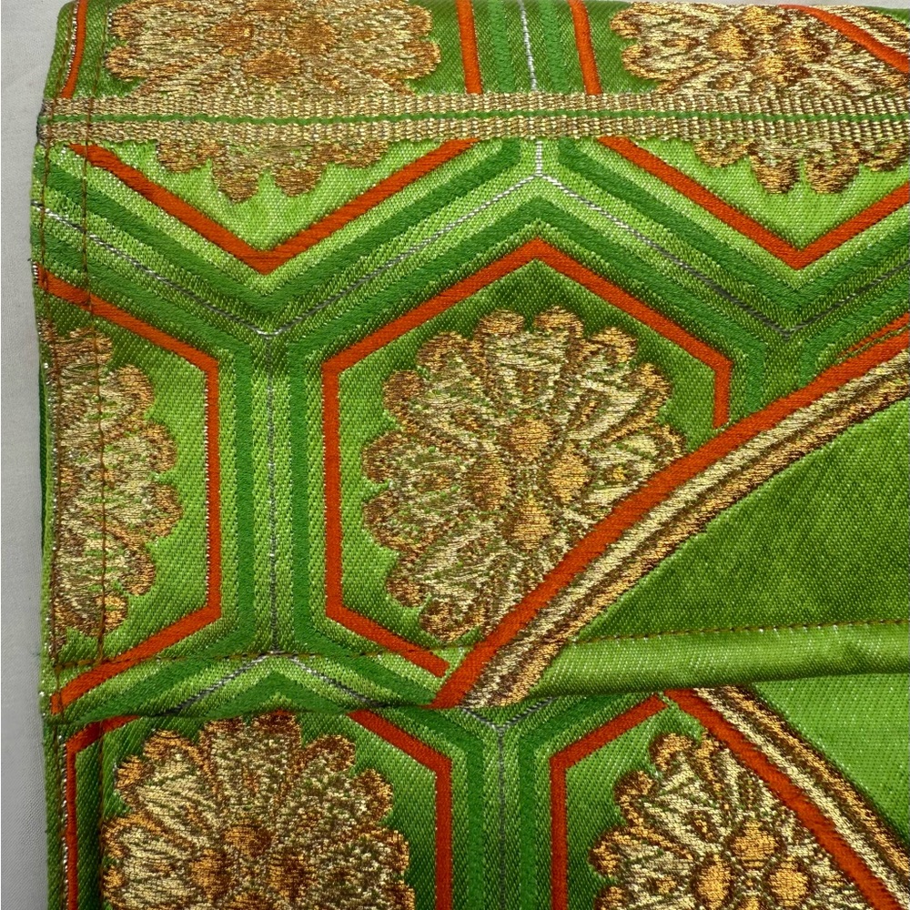 Vibrant Green and Gold Women's Clutch - Picture 4 of 6